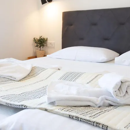 Pipi 2br With Balcony 아파트 *