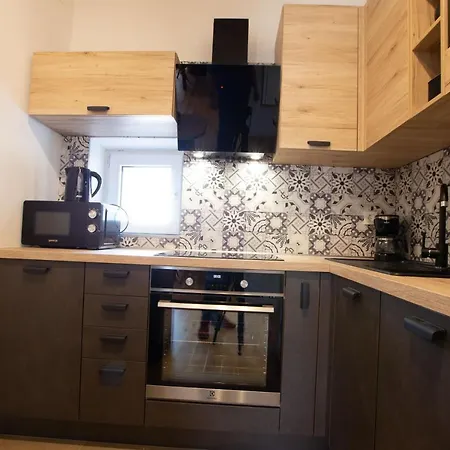 Appartamento Pipi 2br With Balcony Zara