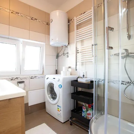 Pipi 2br With Balcony Задар