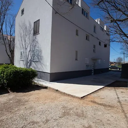 Pipi 2br With Balcony