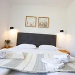 Apartman Pipi 2br With Balcony Zadar