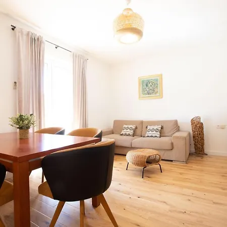 Pipi 2br With Balcony * 자다르
