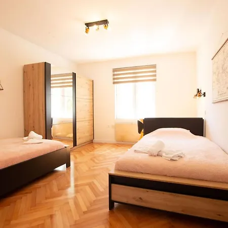 Pipi 2br With Balcony Apartman