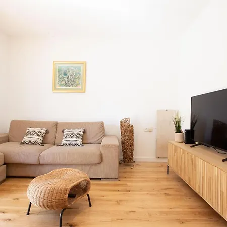 Pipi 2br With Balcony Daire Zadar