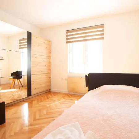Pipi 2br With Balcony Daire *
