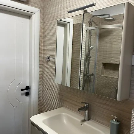 Pipi 2br With Balcony