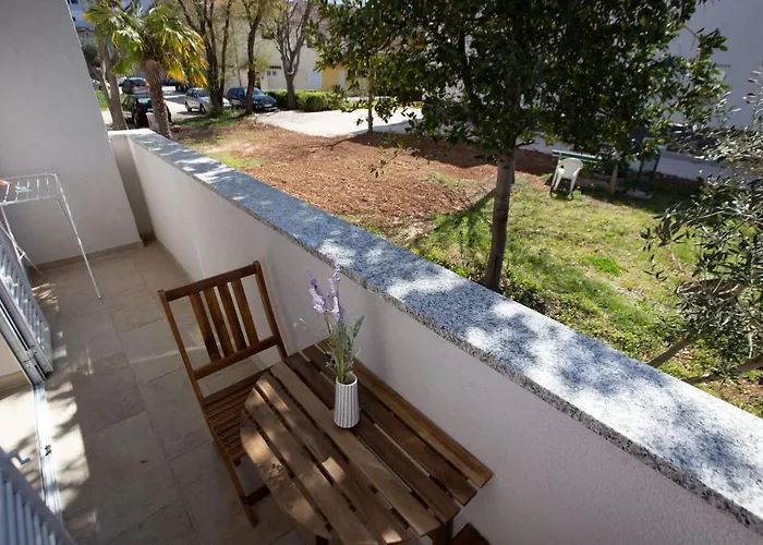 Pipi 2br With Balcony