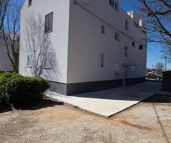 Pipi 2br With Balcony