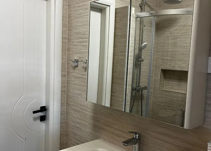 Pipi 2br With Balcony